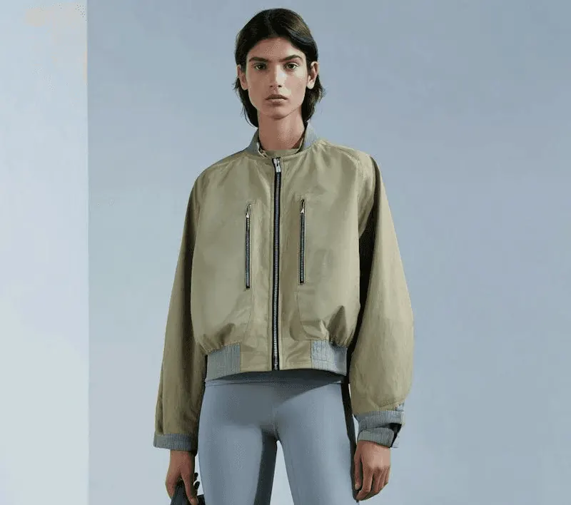 Minimalist fashion Llook
